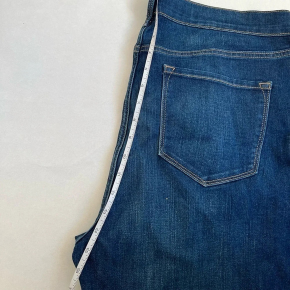 Old Navy Womens Flare Jeans Light Wash Cotton Denim Mid Rise Size 16 NWOT - Picture 7 of 10